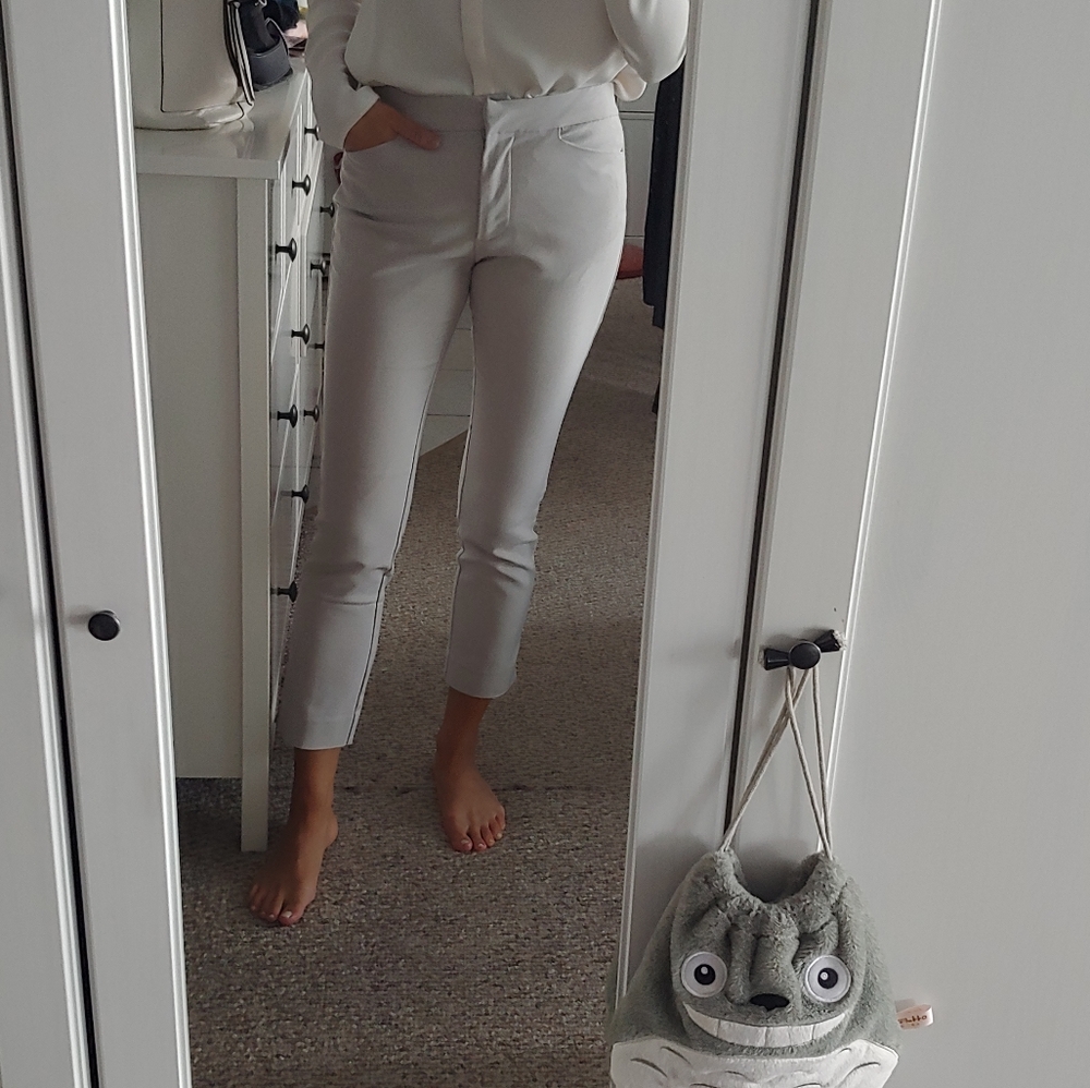 Le Chateau grey cropped slim leg pant